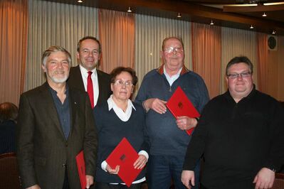 V.l. Wilfried Kaupmann, Ralf Niermann, Ursula Eikmeier, Friedhelm Eikmeier & Andreas Below (Foto: Jens Vogel, SPD)