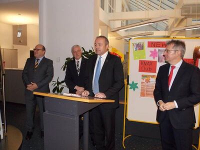 Steffen Kampeter, MdB (CDU), Georg Droste, Sparkasse Minden-Lübbecke, Landrat Dr. Ralf Niermann und Achim Post,MdB (SPD(