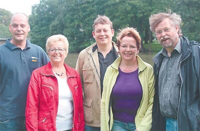  Dr. Olaf Winkelmann, Inge Howe, Stefan Schwartze, Angela Lück und Egon Schewe. Fotos: Jasmin Süllwold