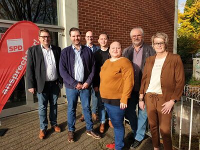 Stefan Schwartze, MdB mit dem neuen geschäftsführenden SPD-Stadtverbandsvorstand