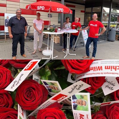 Die Ratskandidaten und Bürgermeister Achim Wilmsmeier wurden am Infostand am Erster WEZ von Giesela Kaase (stellv. BGM)