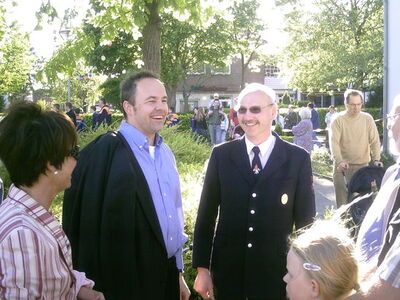 Dr. Ralf Niermann mit Löschgruppenführer Jochen Gaerting